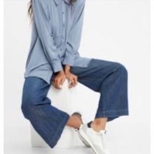 Like new Banana Republic wide leg denim size 4